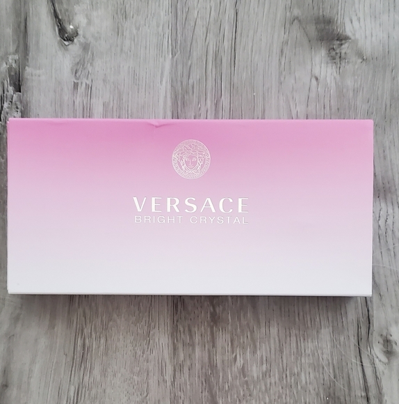 NIB Versace Bright Crystal 3 Piece Gift Box Set Trio Lotion, Shower Gel & Bottle - Picture 3 of 4